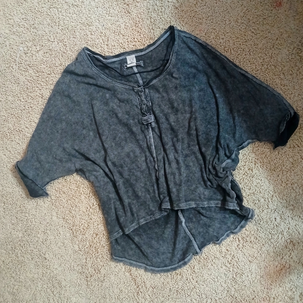 We the free black distressed tee size small